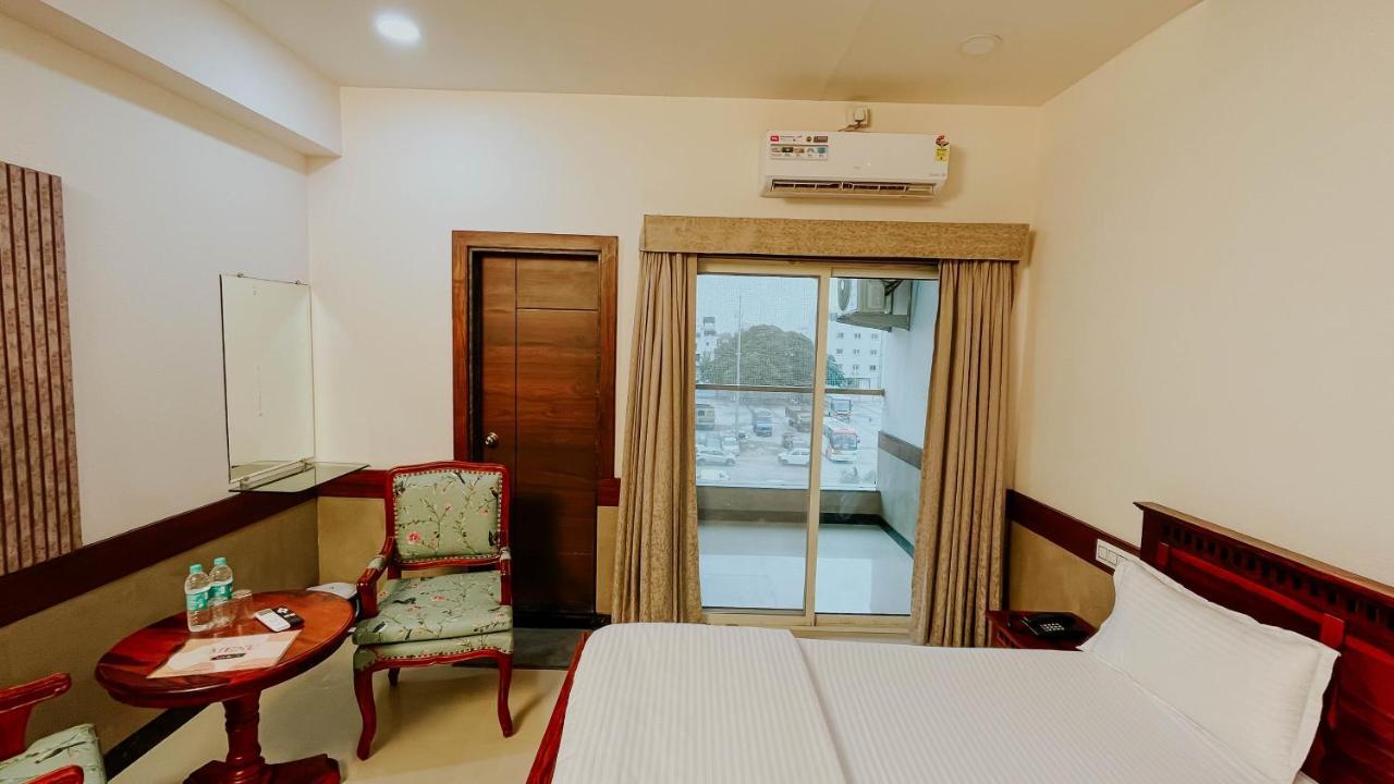 Hotel Tirth By Sonu'S Ujjain Bagian luar foto