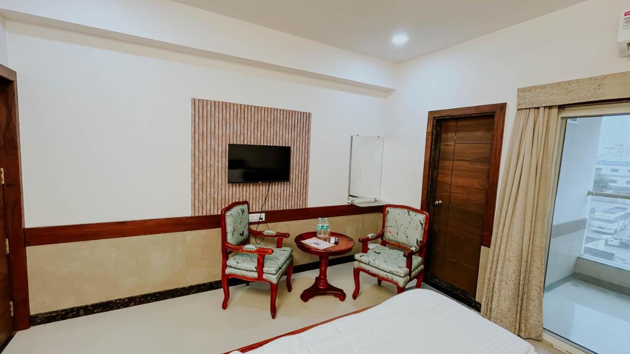 Hotel Tirth By Sonu'S Ujjain Bagian luar foto