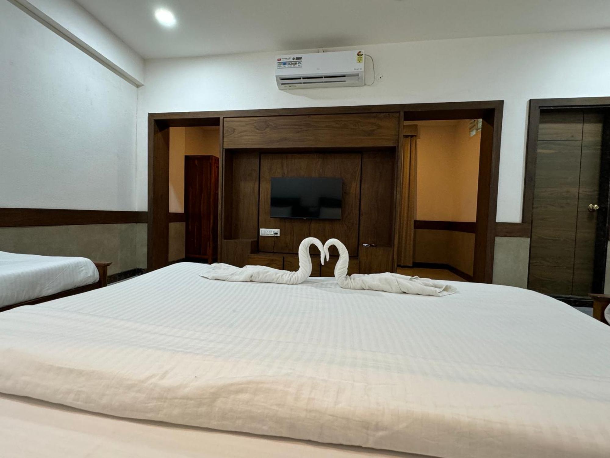 Hotel Tirth By Sonu'S Ujjain Ruang foto