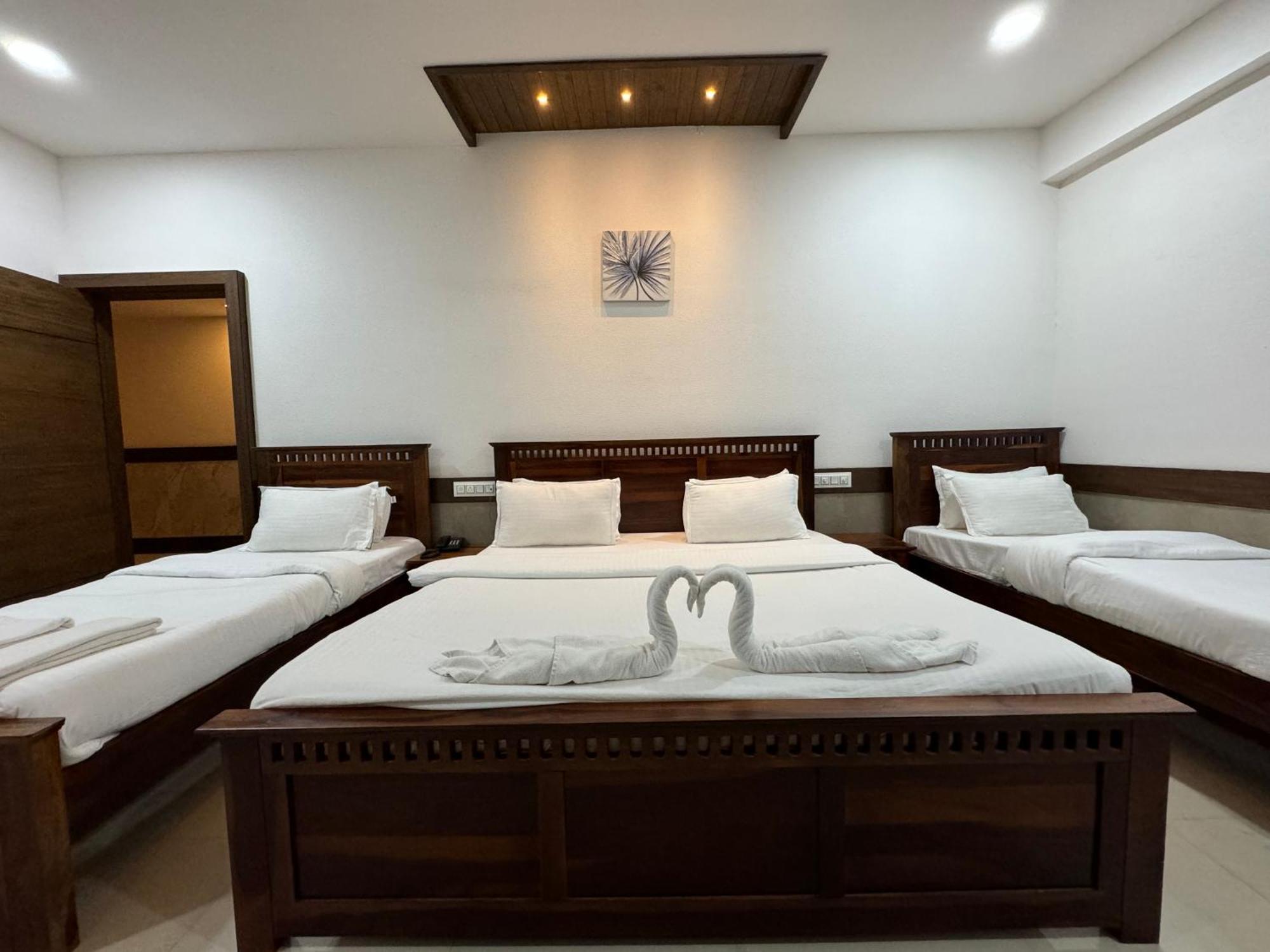 Hotel Tirth By Sonu'S Ujjain Ruang foto